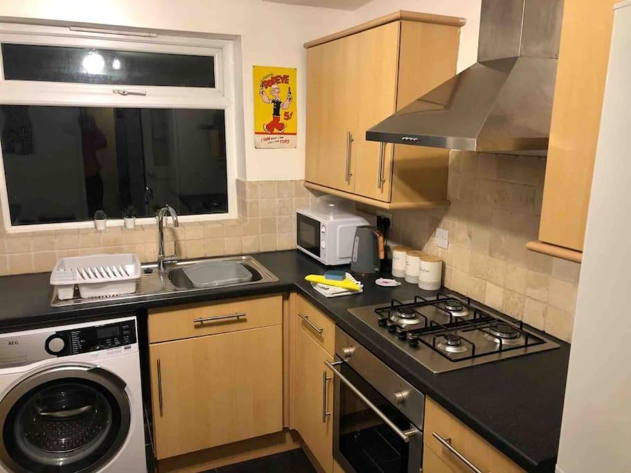 Gloucester Rd 2 Mins Away - Fab, New, Trendy House Bristol Eksteriør bilde