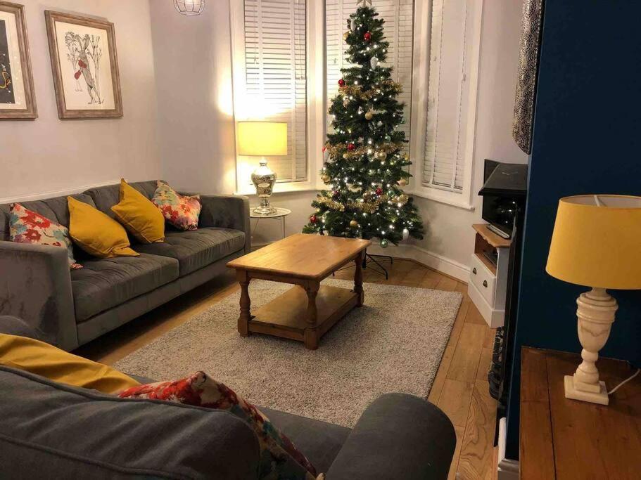 Gloucester Rd 2 Mins Away - Fab, New, Trendy House Bristol Eksteriør bilde